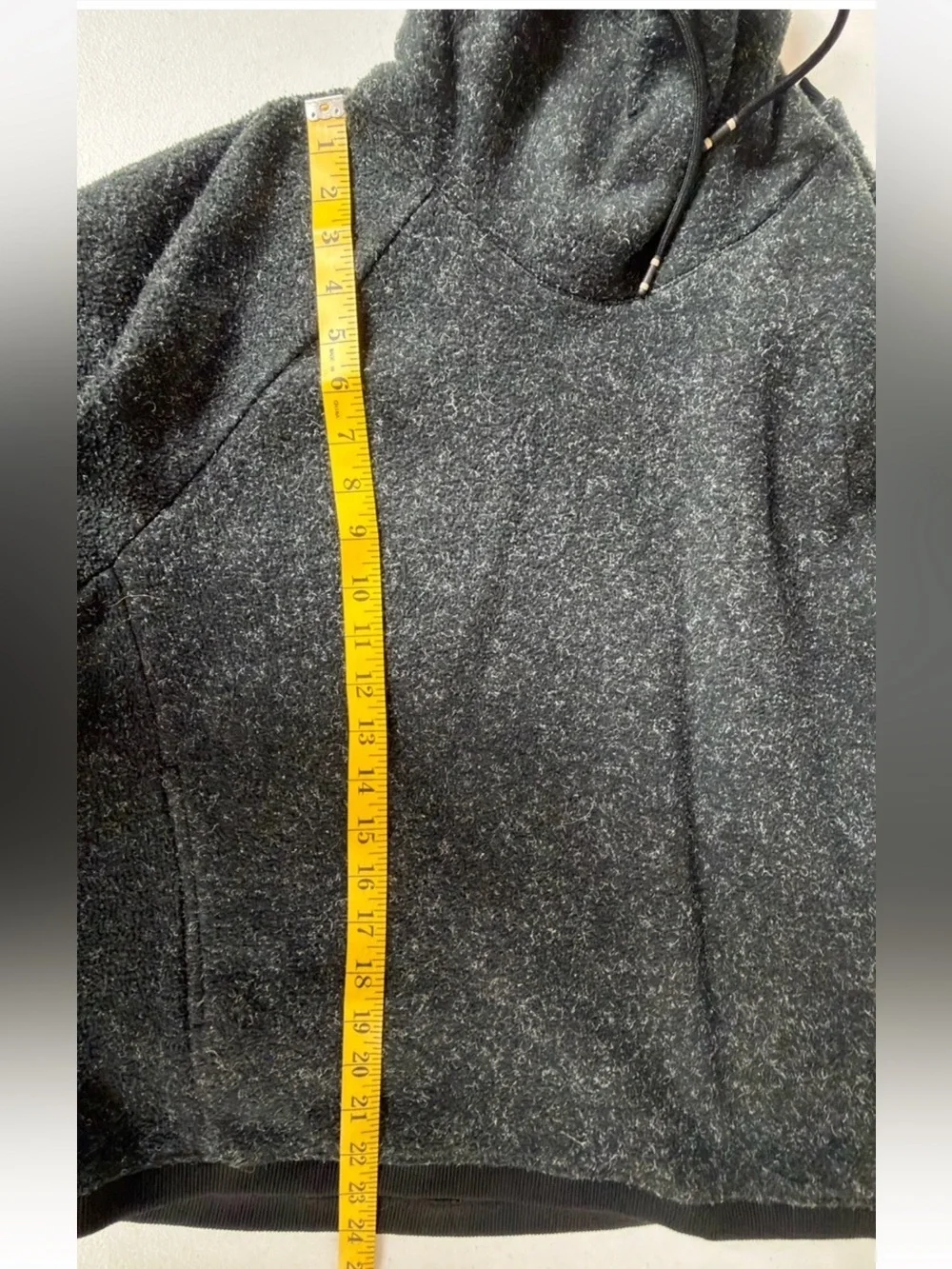 Nike Women's Therma Fit Fleece Cowlneck Black Pullover Size Medium